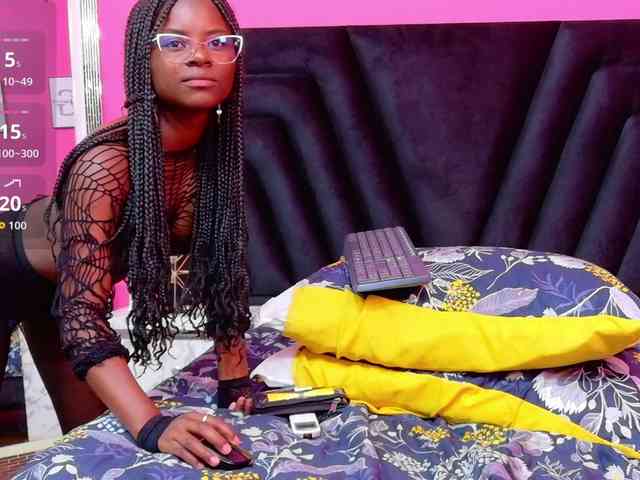 cutielittleebonyy webcam