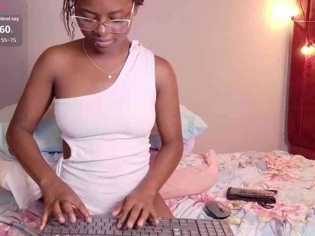 cutielittleebonyy webcam