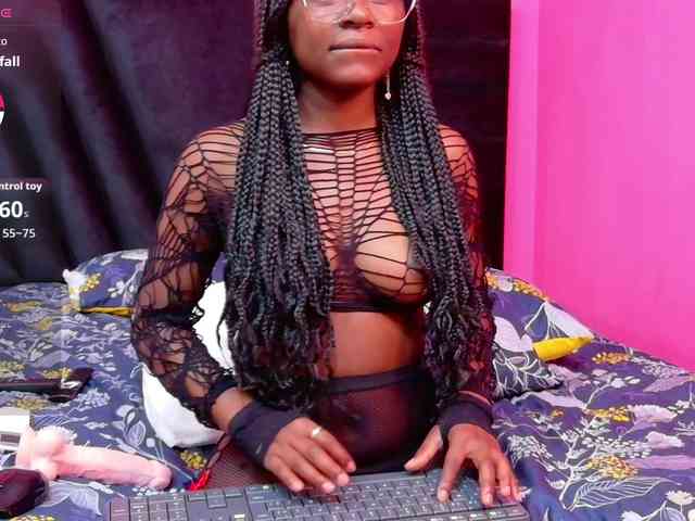 cutielittleebonyy webcam