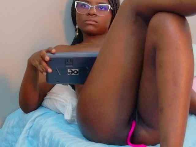 cutielittleebonyy cutielittleebonyy