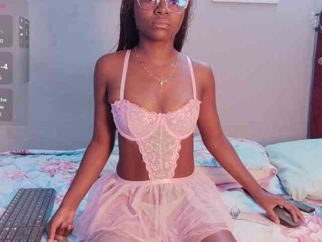 cutielittleebonyy cutielittleebonyy