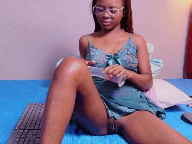 cutielittleebonyy cutielittleebonyy