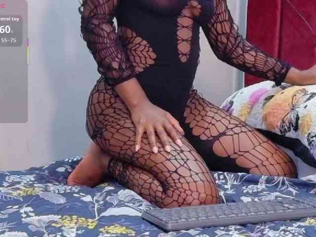 cutielittleebonyy webcam