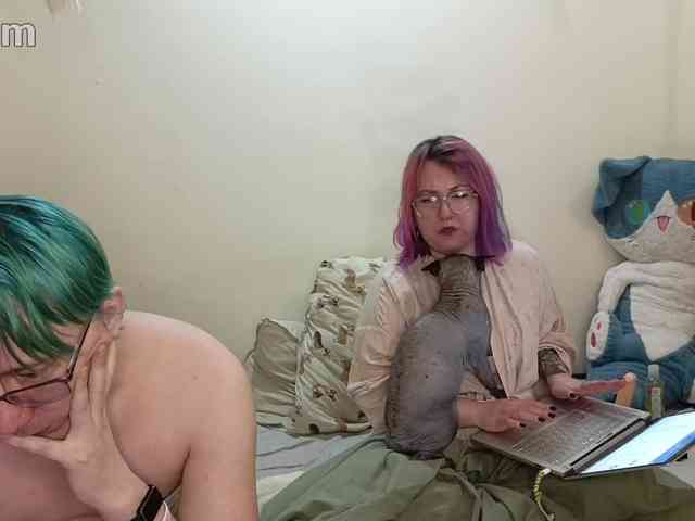 toxic-and-stuffy webcam