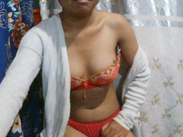 Eva-011, une amatrice française avec qui discuter et avoir du sexe