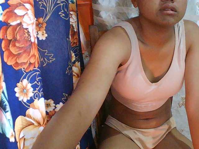 Eva-011's BongaCams show and profile