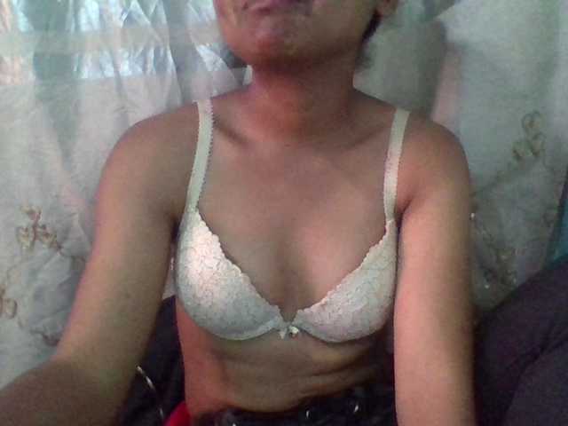 Eva-011's BongaCams show and profile