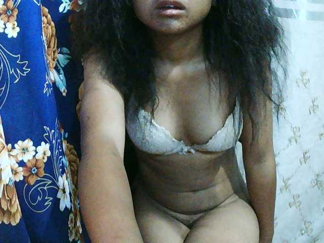 Eva-011's BongaCams show and profile