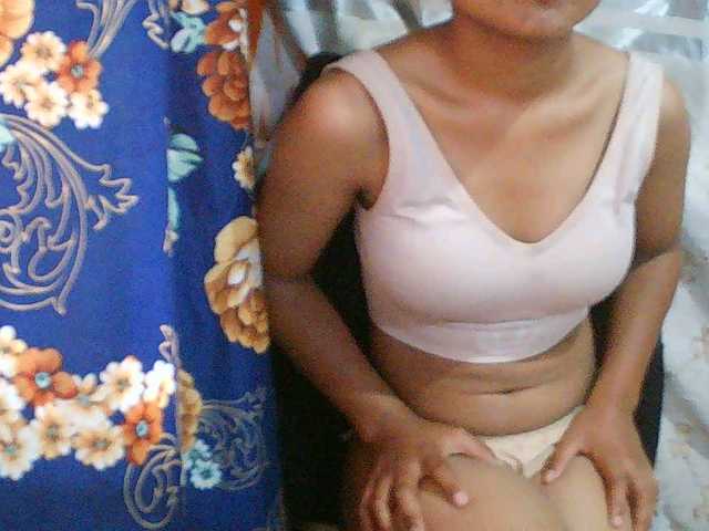 Eva-011's BongaCams show and profile