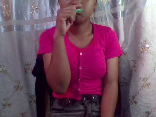 Eva-011's BongaCams show and profile