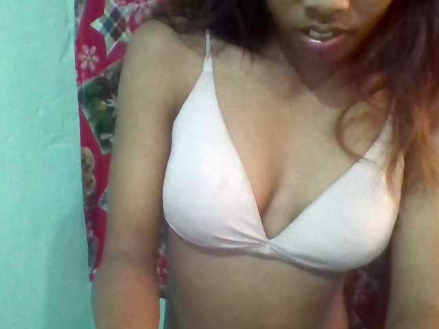 Eva-011's BongaCams show and profile