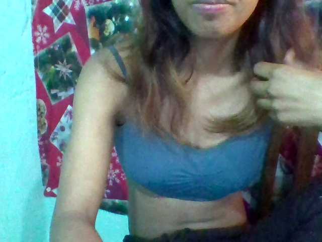 Eva-011's BongaCams show and profile