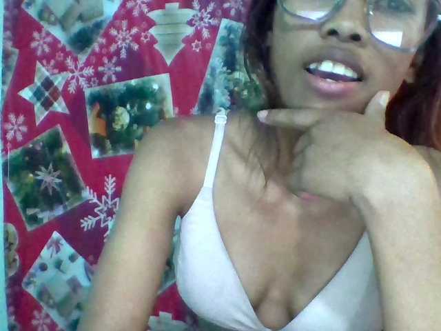 Eva-011's BongaCams show and profile