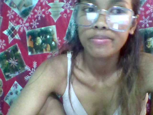 Eva-011's BongaCams show and profile