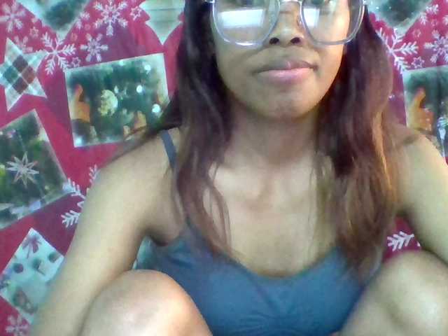 Eva-011's BongaCams show and profile