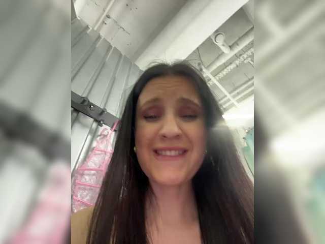 Live with EvaRoughe on FliCam