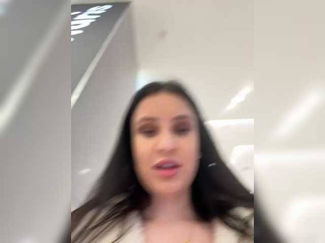 Live with EvaRoughe on FliCam