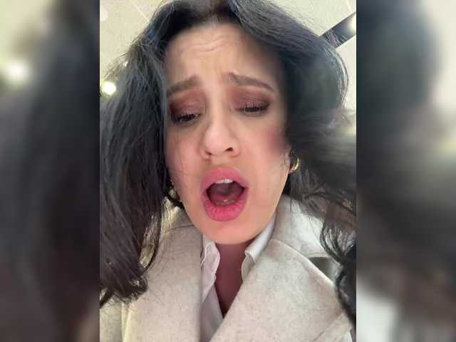 EvaRoughe's BongaCams show and profile