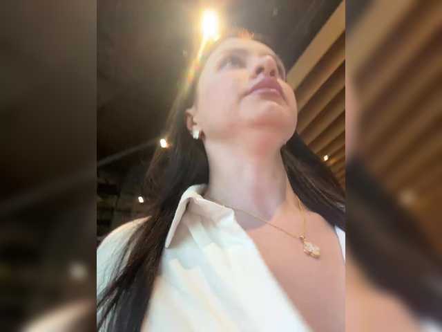 EvaRoughe's BongaCams show and profile