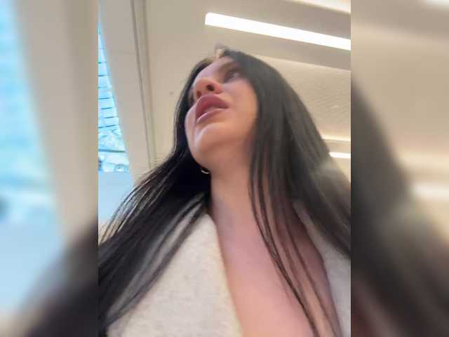 EvaRoughe's BongaCams show and profile