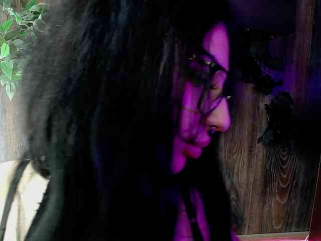 RavenFoxy Live Webcam on BongaCams