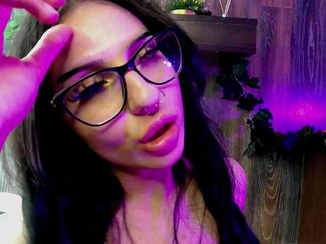 RavenFoxy Live Webcam on BongaCams