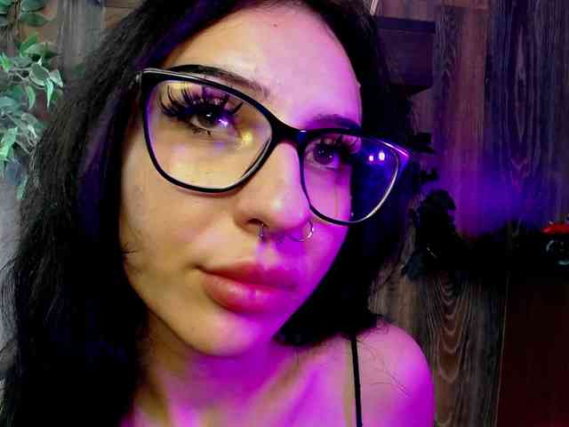 RavenFoxy Live Webcam on BongaCams