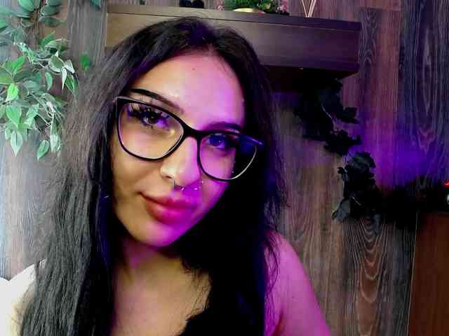RavenFoxy Live Webcam on BongaCams
