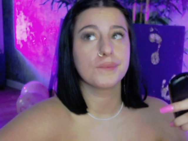 AmisRayy's BongaCams show and profile