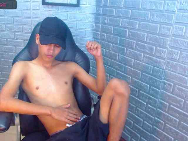 DanteMoreau Live Webcam on BongaCams