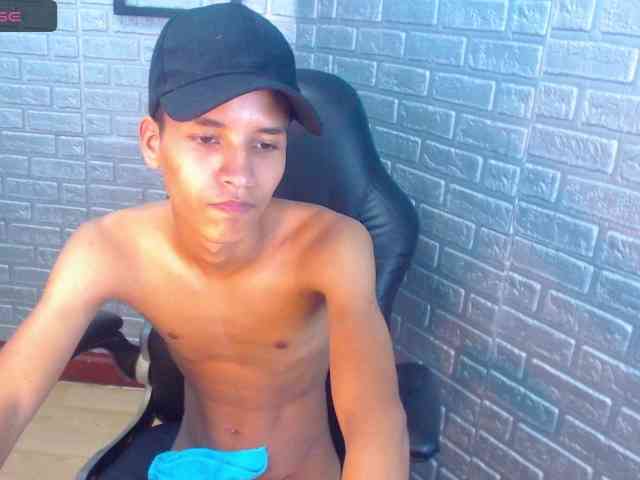 DanteMoreau Live Webcam on BongaCams