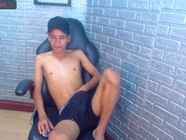 DanteMoreau Live Webcam on BongaCams