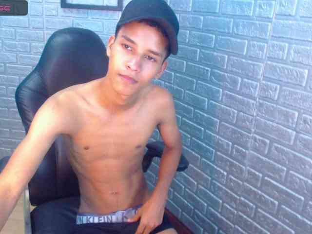DanteMoreau Live Webcam on BongaCams