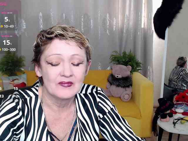 your-fox-69 Live Webcam on BongaCams