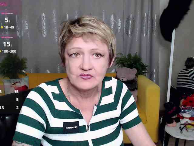 your-fox-69 Live Webcam on BongaCams