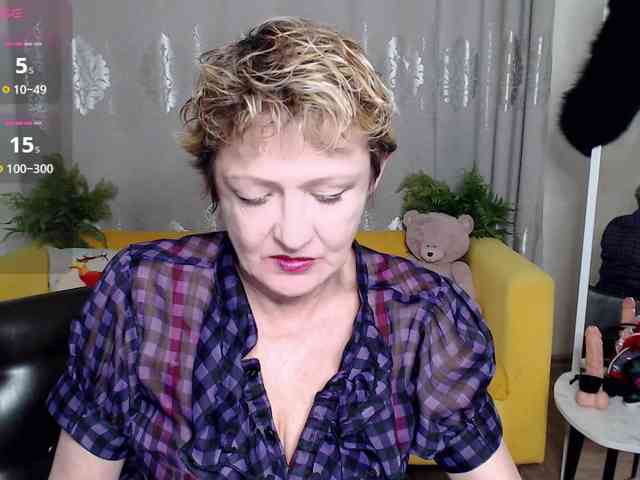 your-fox-69 Live Webcam on BongaCams