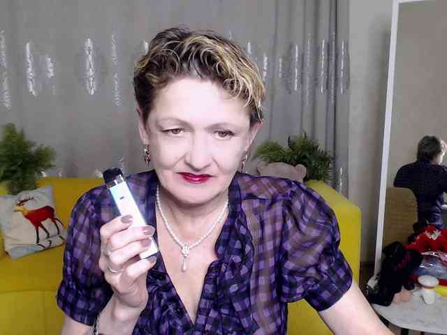 your-fox-69 Live Webcam on BongaCams