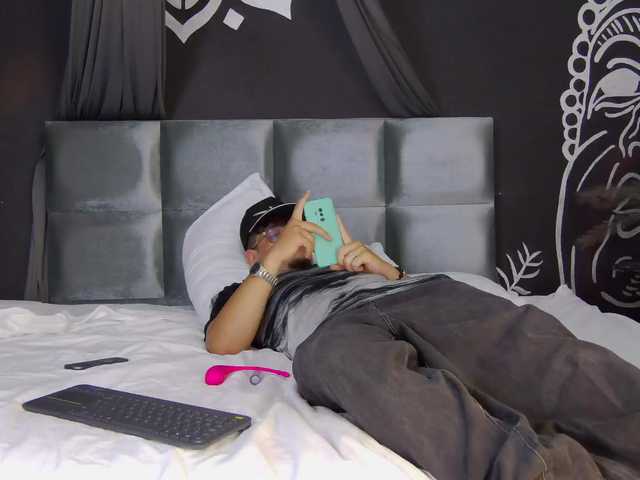 Kamie-SebasDolce's BongaCams show and profile