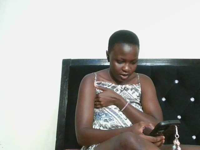 Queenbee25 webcam bongacams model stream image