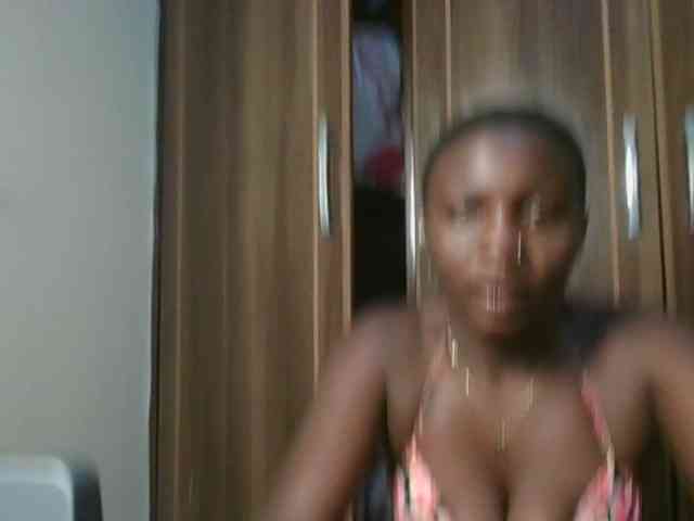 Queenbee25 webcam