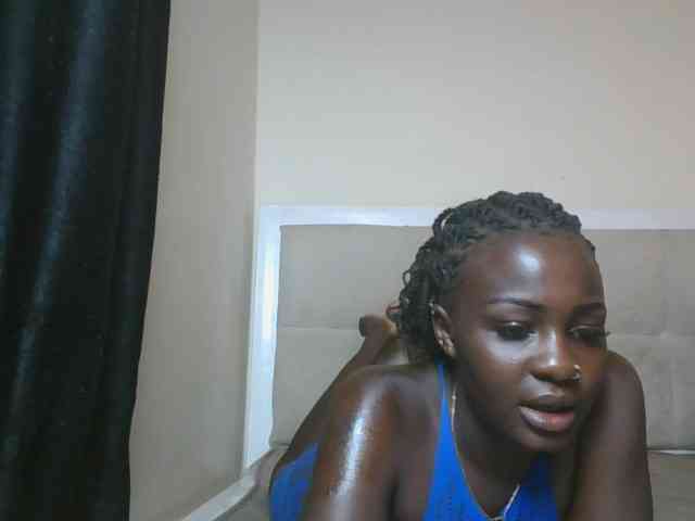 Queenbee25 webcam