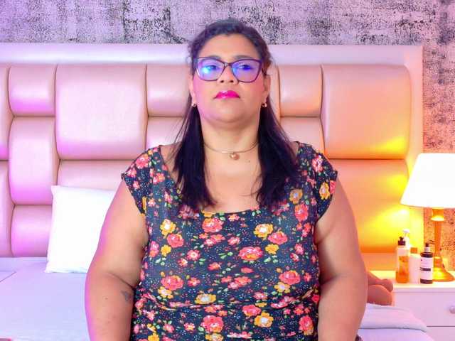 SelennaCooper – webcam model profile photo