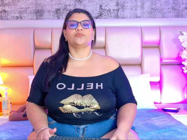 SelennaCooper's BongaCams show and profile