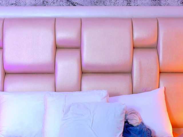 SelennaCooper's BongaCams show and profile