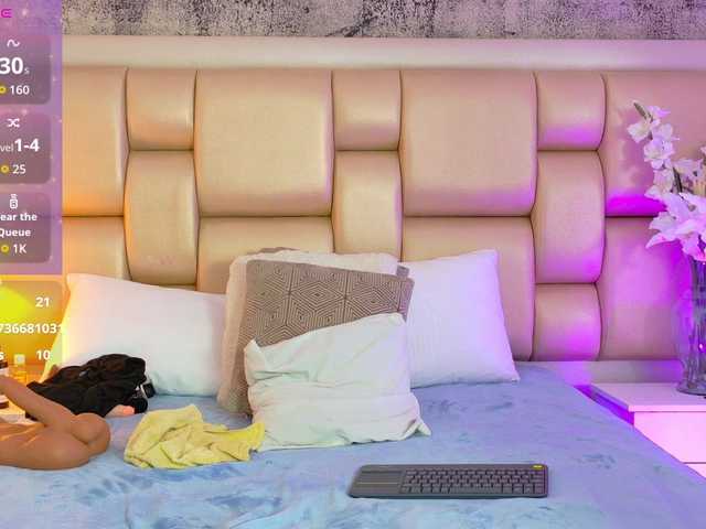 SelennaCooper's BongaCams show and profile