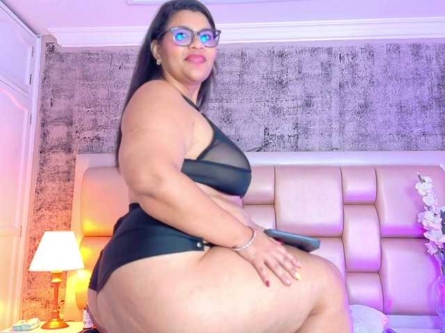 SelennaCooper's BongaCams show and profile