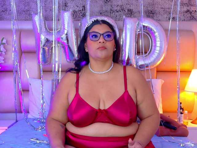 SelennaCooper's BongaCams show and profile