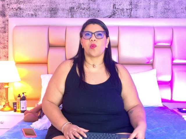 SelennaCooper's BongaCams show and profile