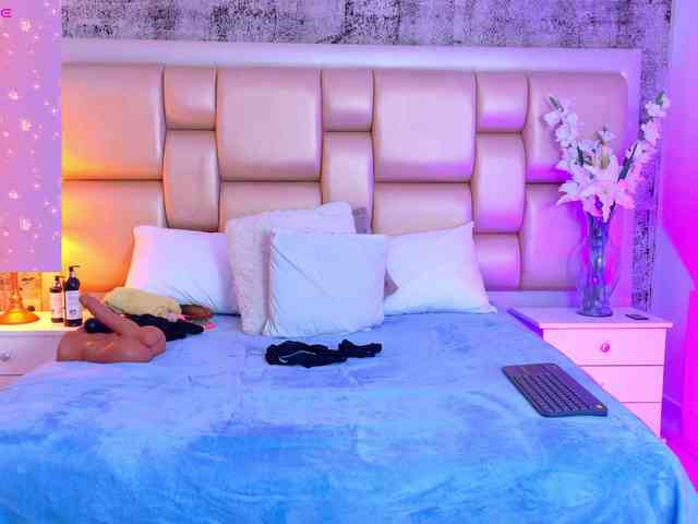 SelennaCooper webcam