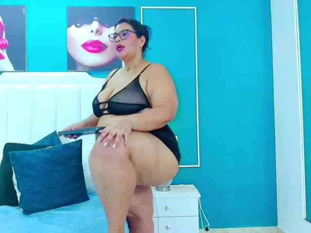 SelennaCooper webcam